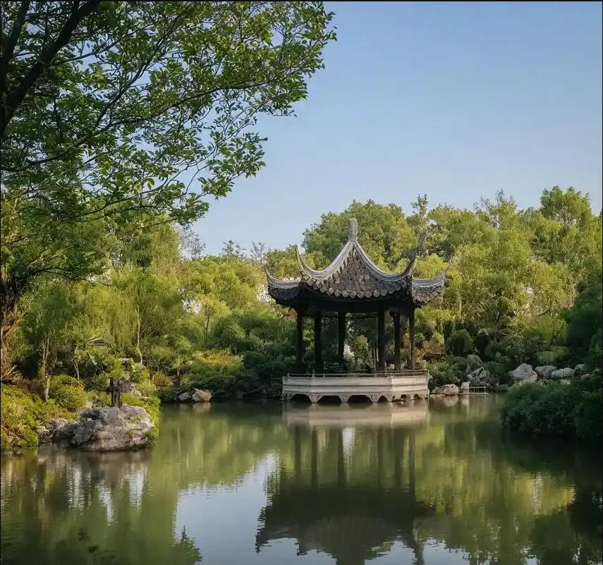 恩平逃离餐饮有限公司